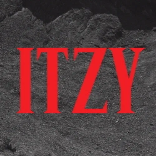 Itzy: No Shy (Random Cover) (Incl. 72pg Photobook, 2pc Photocard   Accordion Book)